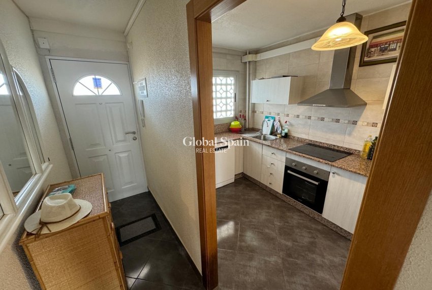 Venta - APARTAMENTO -
TORREVIEJA - Playa del Cura