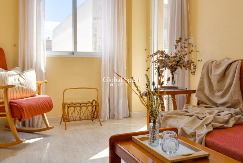 Venta - APARTAMENTO -
TORREVIEJA - Playa del Cura