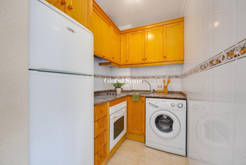 Venta - APARTAMENTO -
TORREVIEJA - Playa del Cura