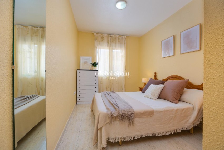 Venta - APARTAMENTO -
TORREVIEJA - Playa del Cura
