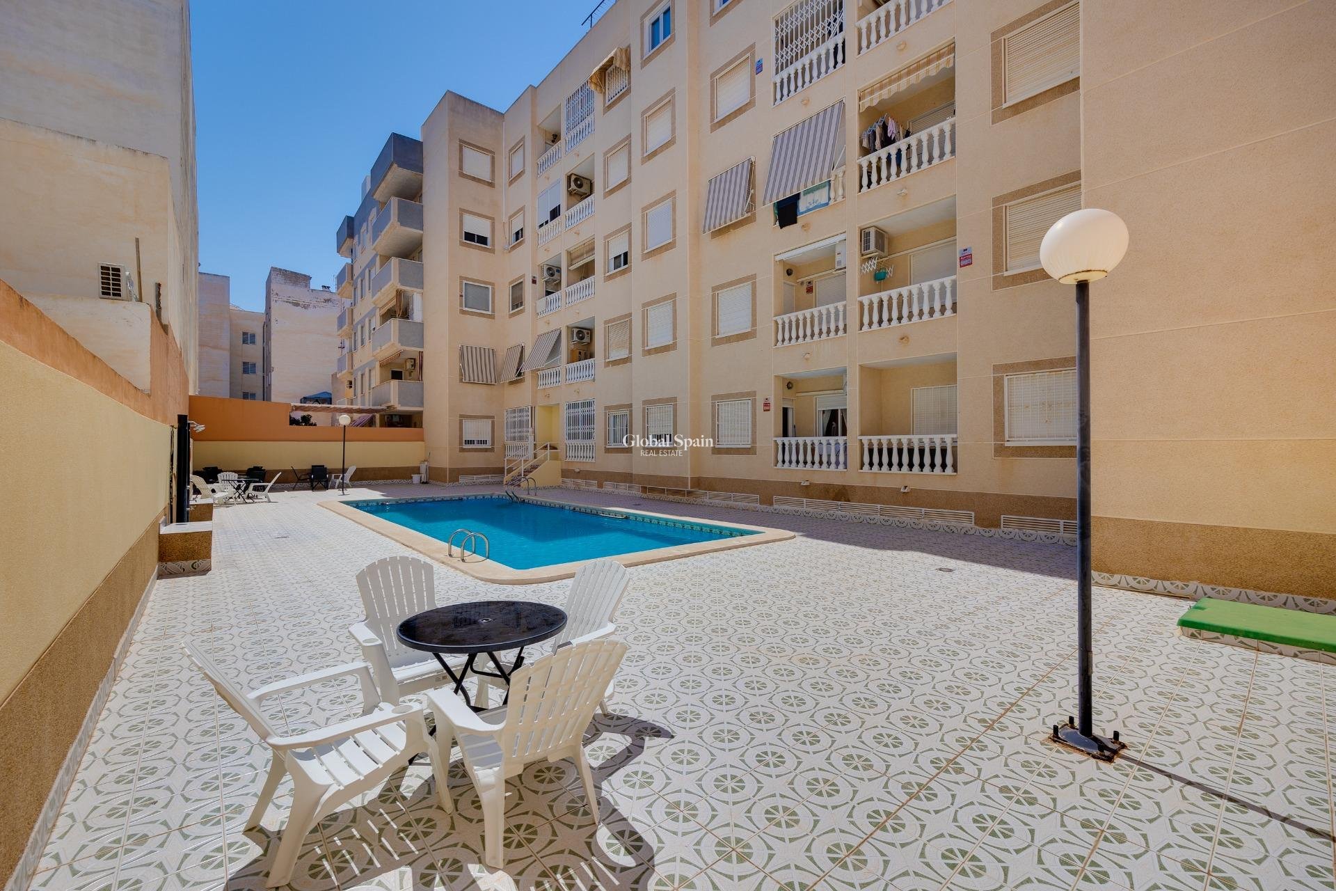 Venta - APARTAMENTO -
TORREVIEJA - Playa del Cura