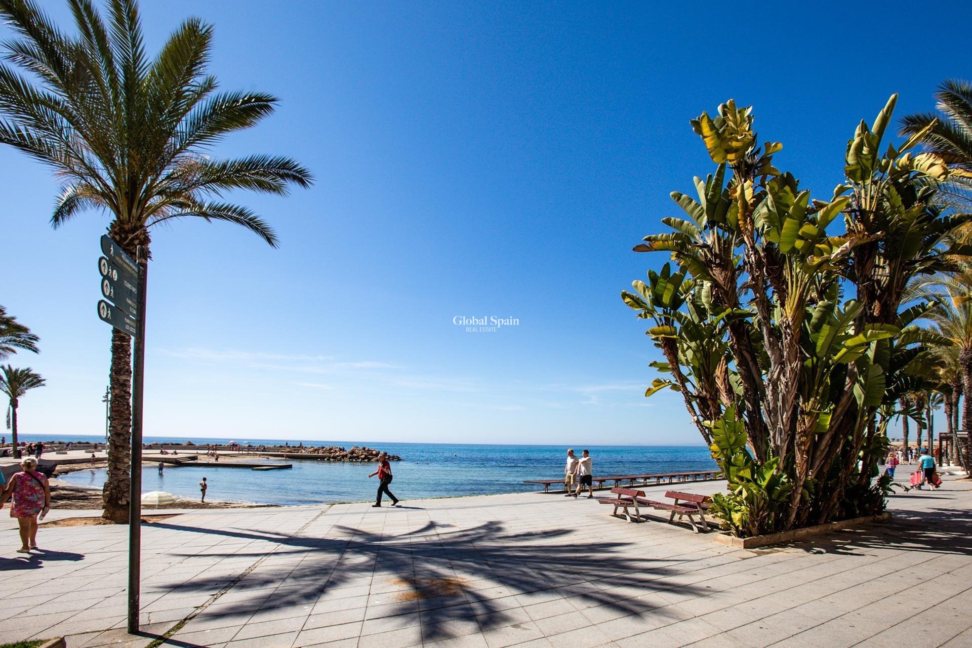 Venta - APARTAMENTO -
TORREVIEJA - Playa del Cura
