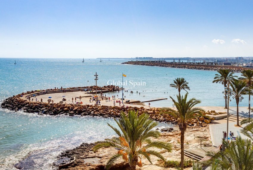 Venta - APARTAMENTO -
TORREVIEJA - Playa del Cura