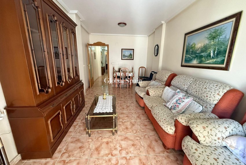 Venta - APARTAMENTO -
TORREVIEJA - Playa del Cura