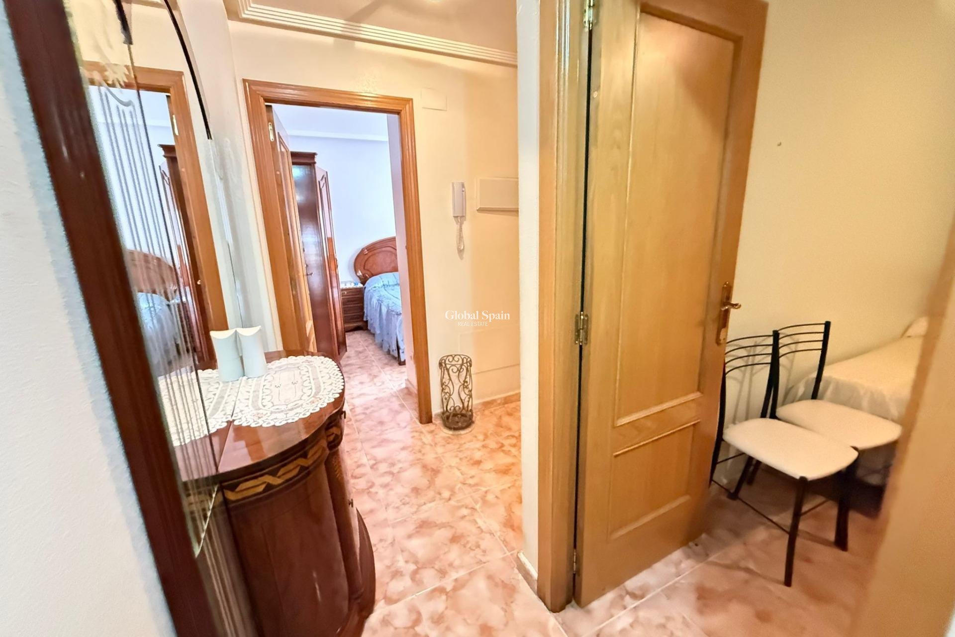 Venta - APARTAMENTO -
TORREVIEJA - Playa del Cura
