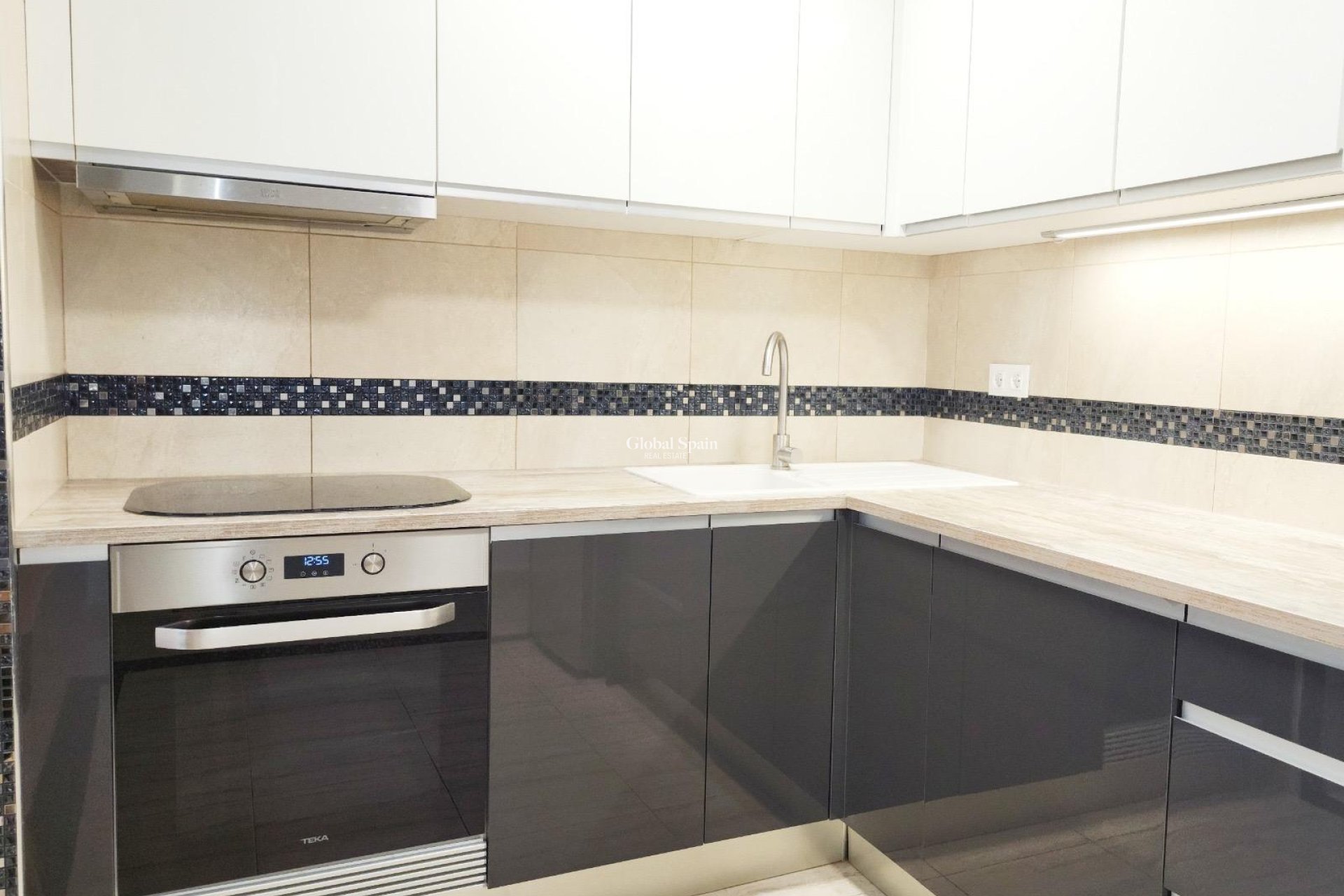 Venta - APARTAMENTO -
TORREVIEJA - Playa del Cura