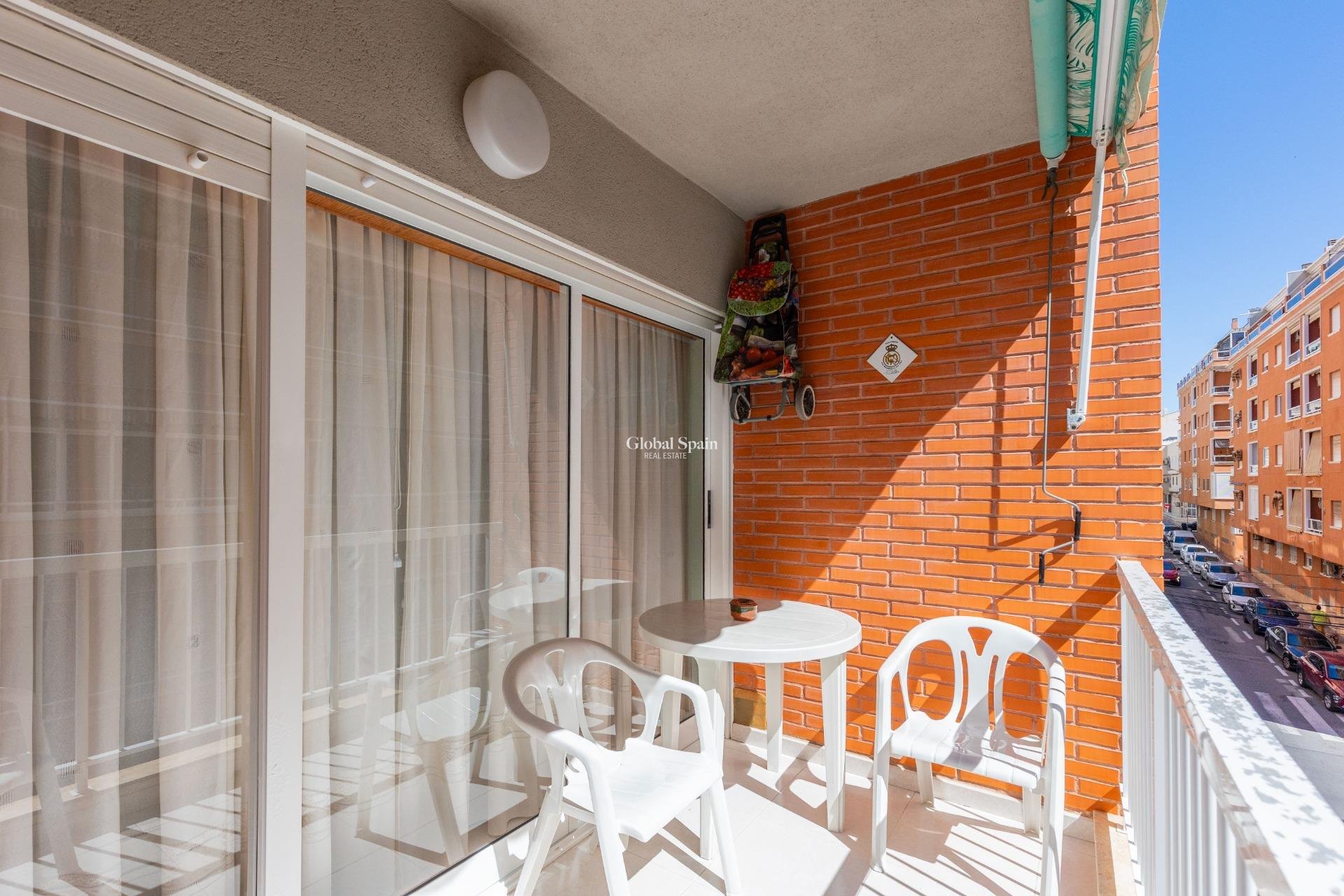 Venta - APARTAMENTO -
TORREVIEJA - Playa del cura