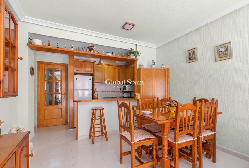 Venta - APARTAMENTO -
TORREVIEJA - Playa del cura