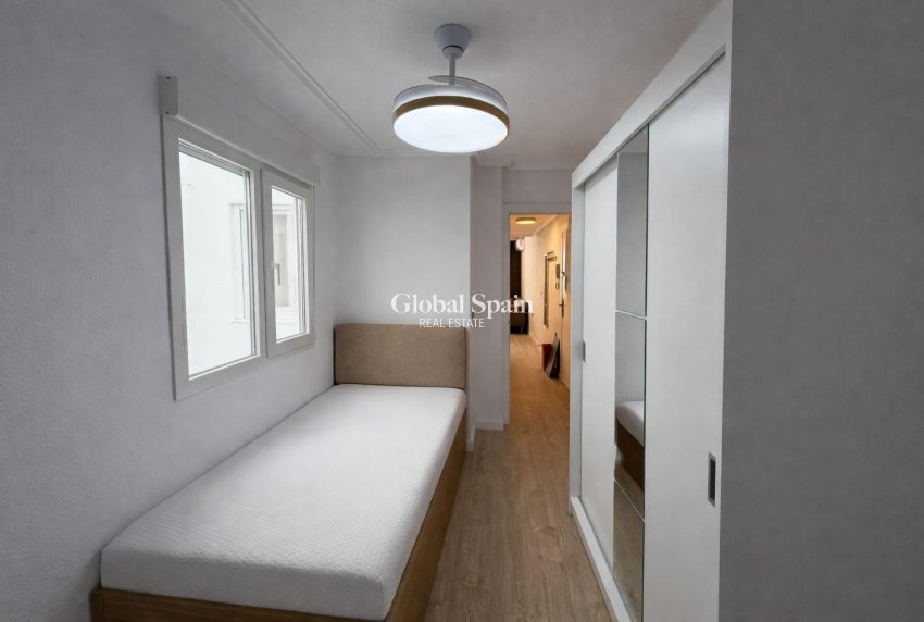 Venta - APARTAMENTO -
TORREVIEJA - Playa del Cura