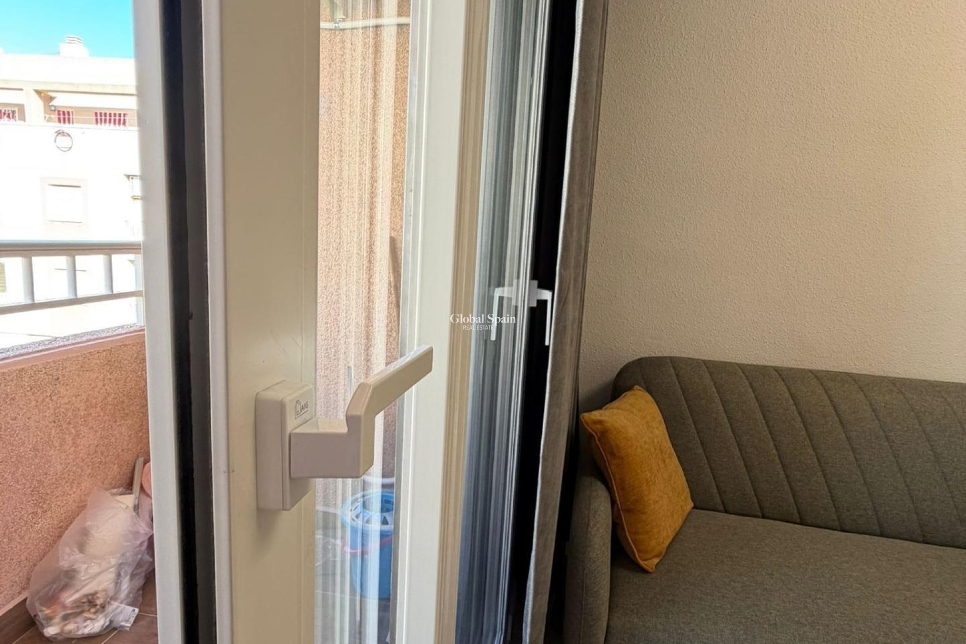 Venta - APARTAMENTO -
TORREVIEJA - Playa del Cura