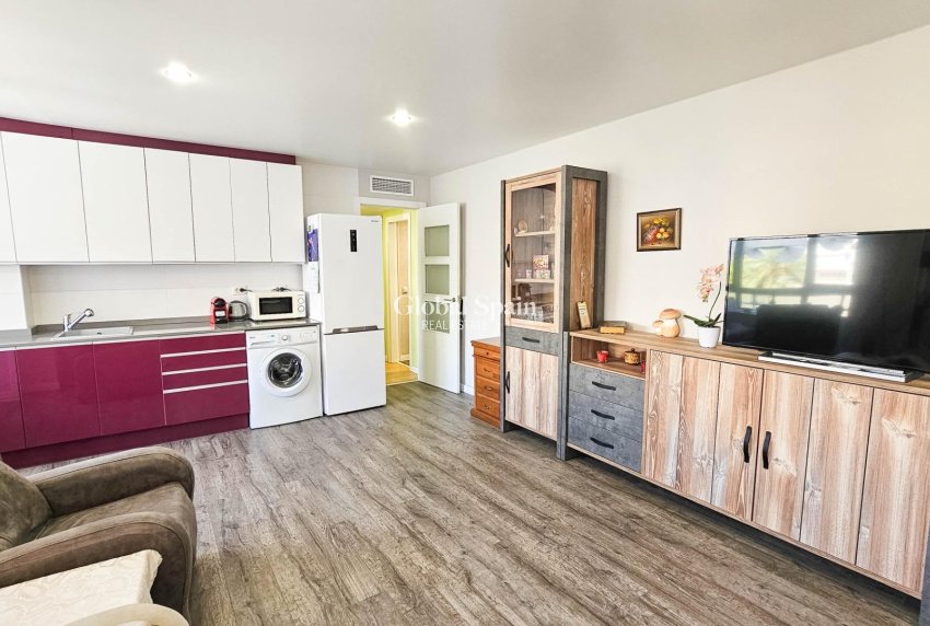 Venta - APARTAMENTO -
TORREVIEJA - Playa del Cura