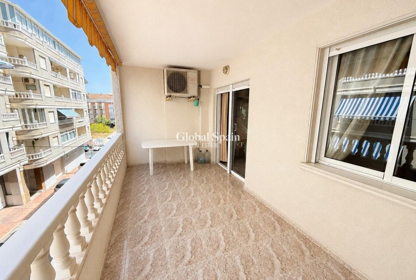 Venta - APARTAMENTO -
TORREVIEJA - Playa del cura