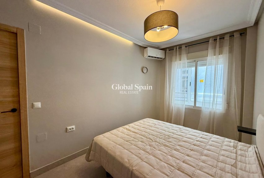 Venta - APARTAMENTO -
TORREVIEJA - Playa del Cura