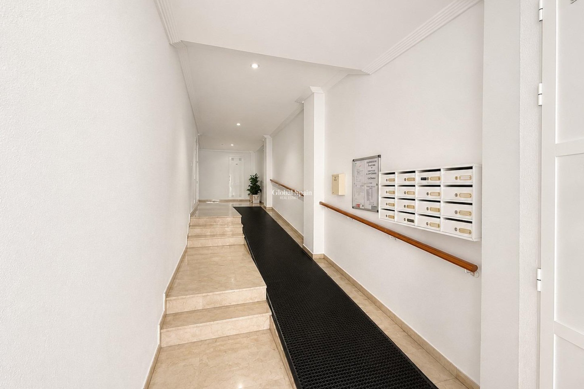 Venta - APARTAMENTO -
TORREVIEJA - Playa del cura