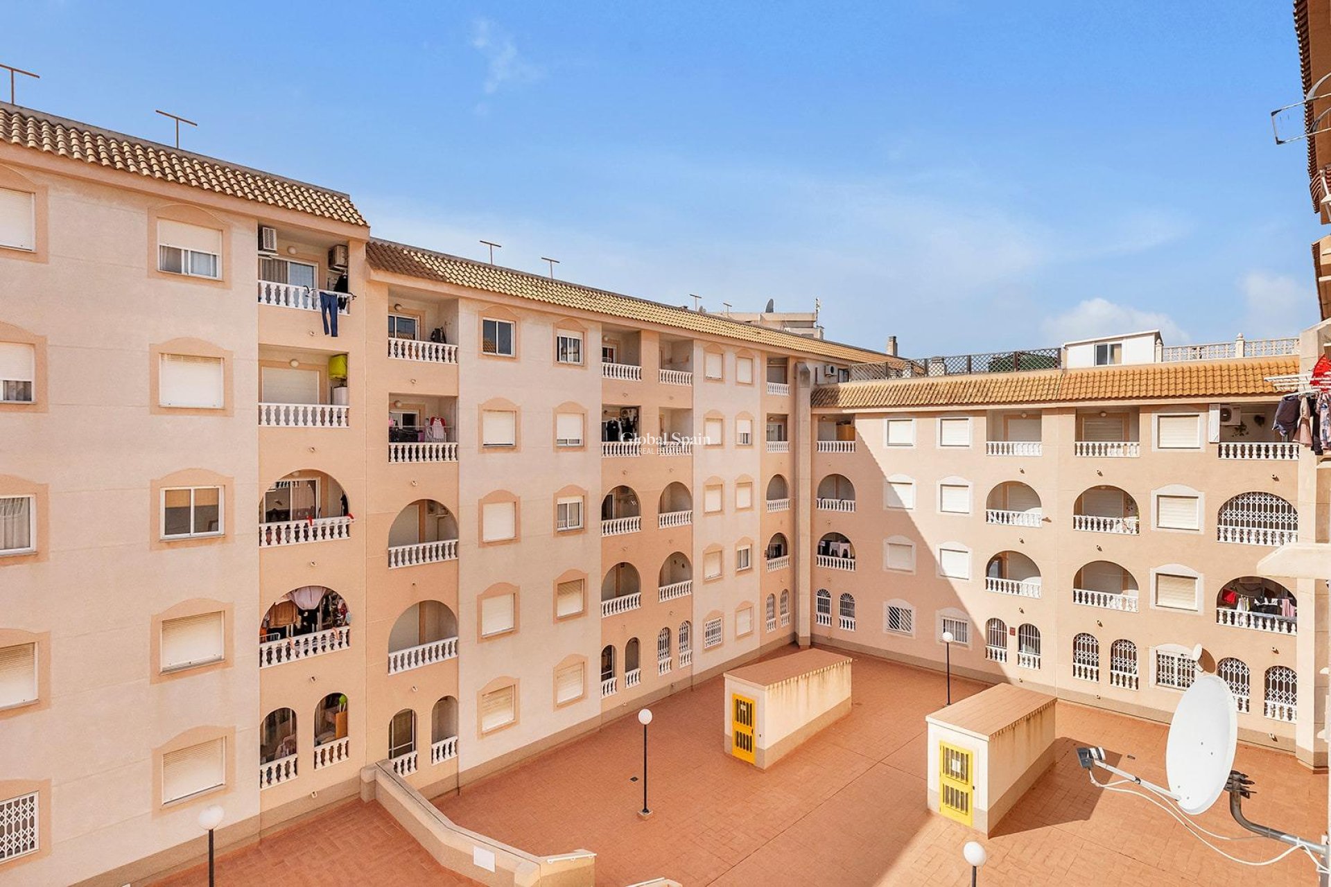 Venta - APARTAMENTO -
TORREVIEJA - Playa del cura