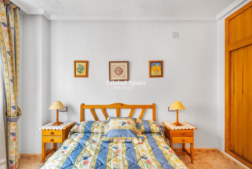 Venta - APARTAMENTO -
TORREVIEJA - Playa del cura