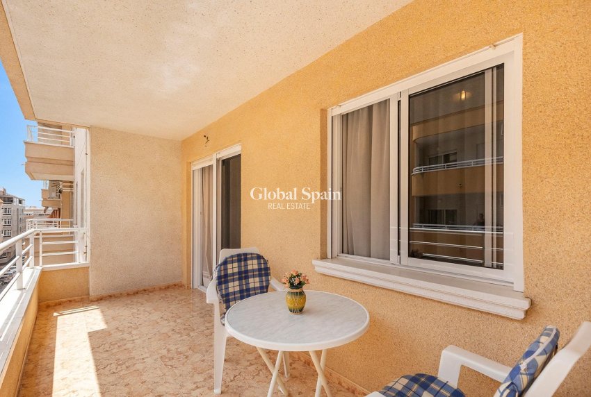 Venta - APARTAMENTO -
TORREVIEJA - Playa del cura
