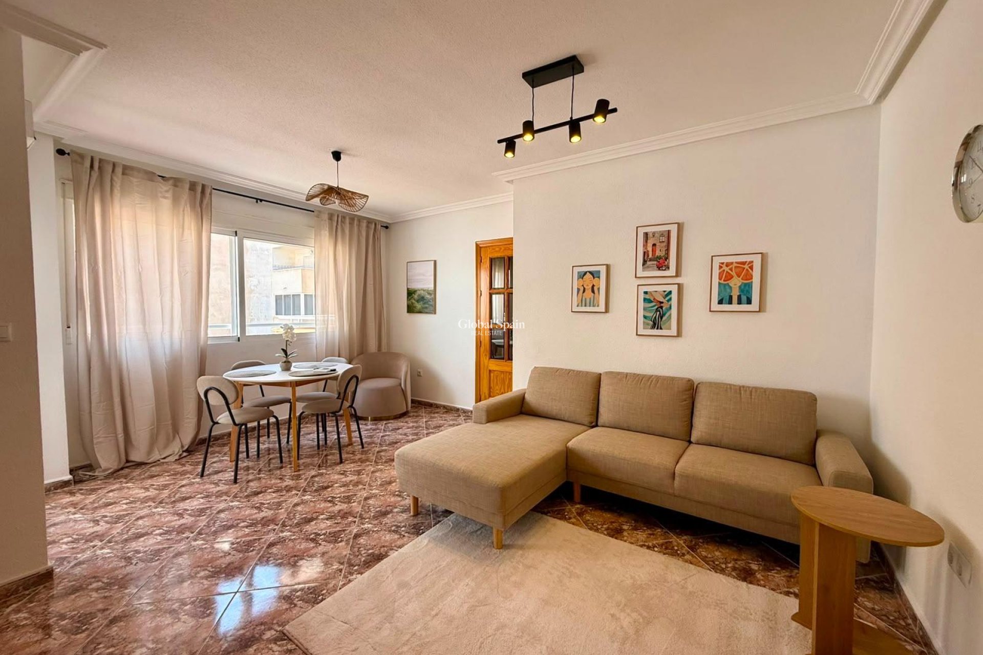Venta - APARTAMENTO -
TORREVIEJA - Playa del Cura