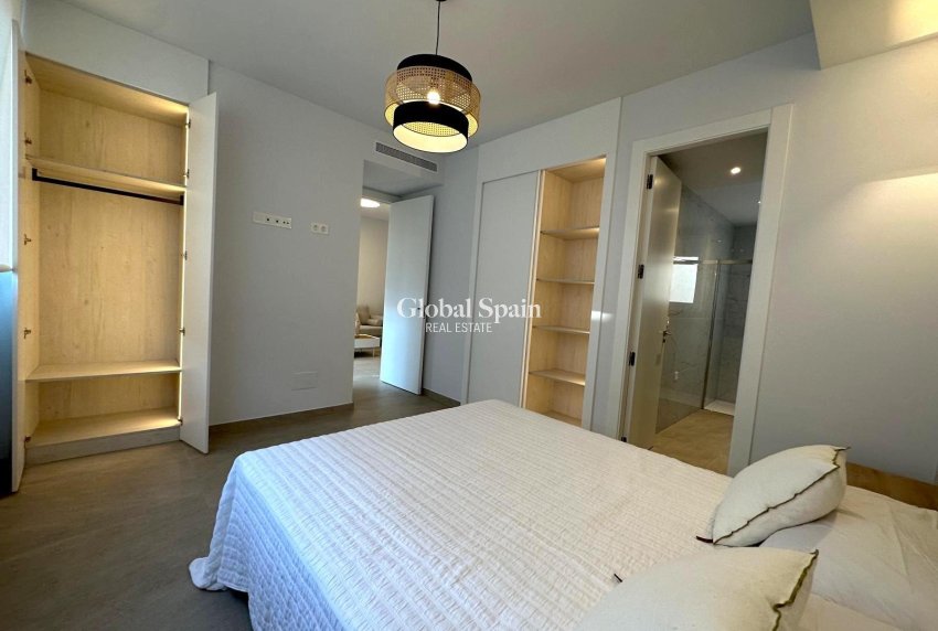 Venta - APARTAMENTO -
TORREVIEJA - Playa del Cura