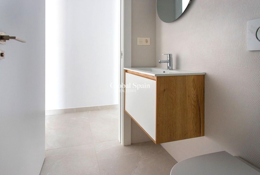 Venta - APARTAMENTO -
TORREVIEJA - Playa del Cura