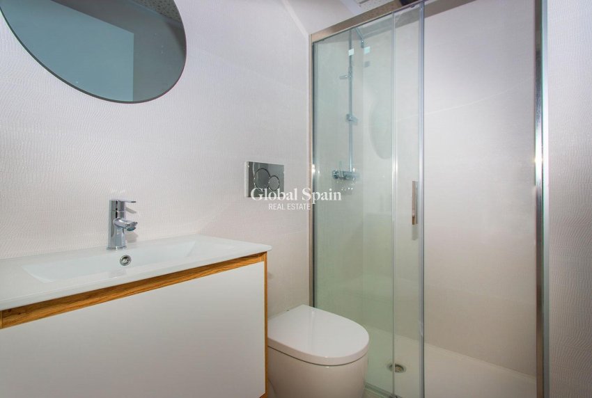 Venta - APARTAMENTO -
TORREVIEJA - Playa del Cura
