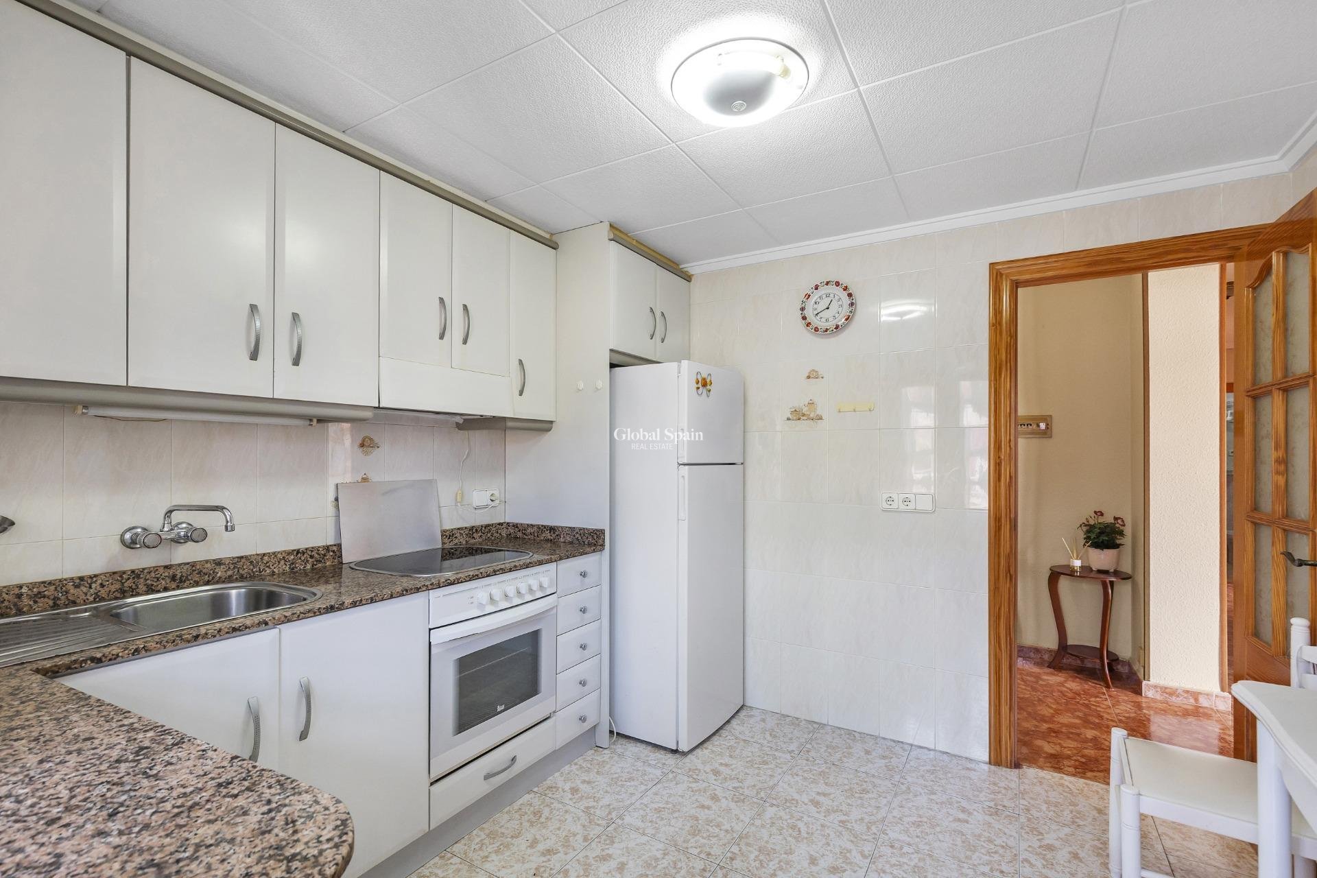 Venta - APARTAMENTO -
TORREVIEJA - Playa del cura