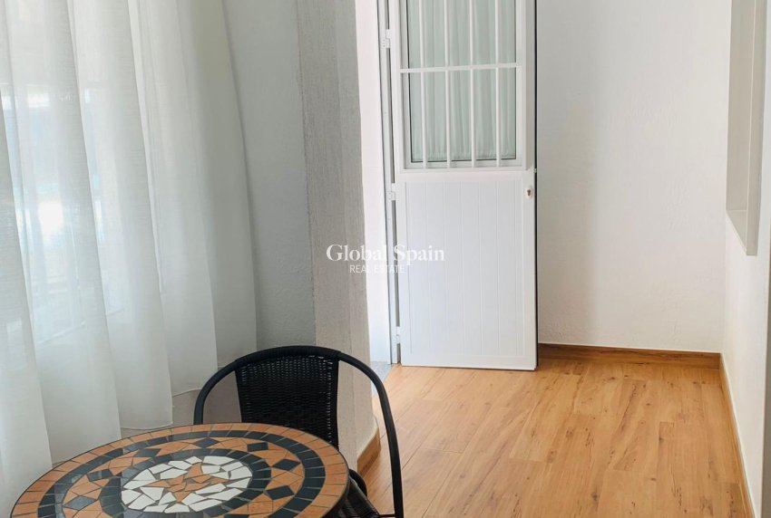 Venta - APARTAMENTO -
TORREVIEJA - Playa del Cura
