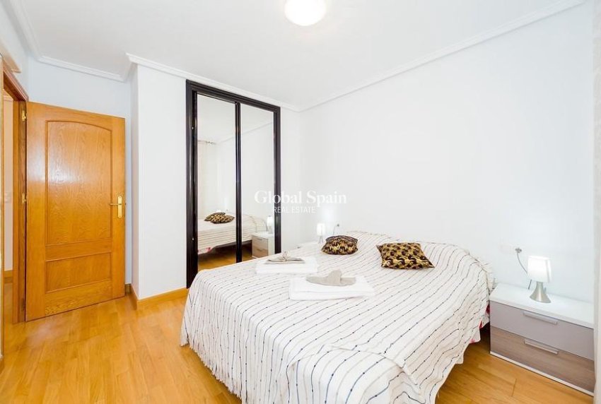 Venta - APARTAMENTO -
TORREVIEJA - Playa del Cura