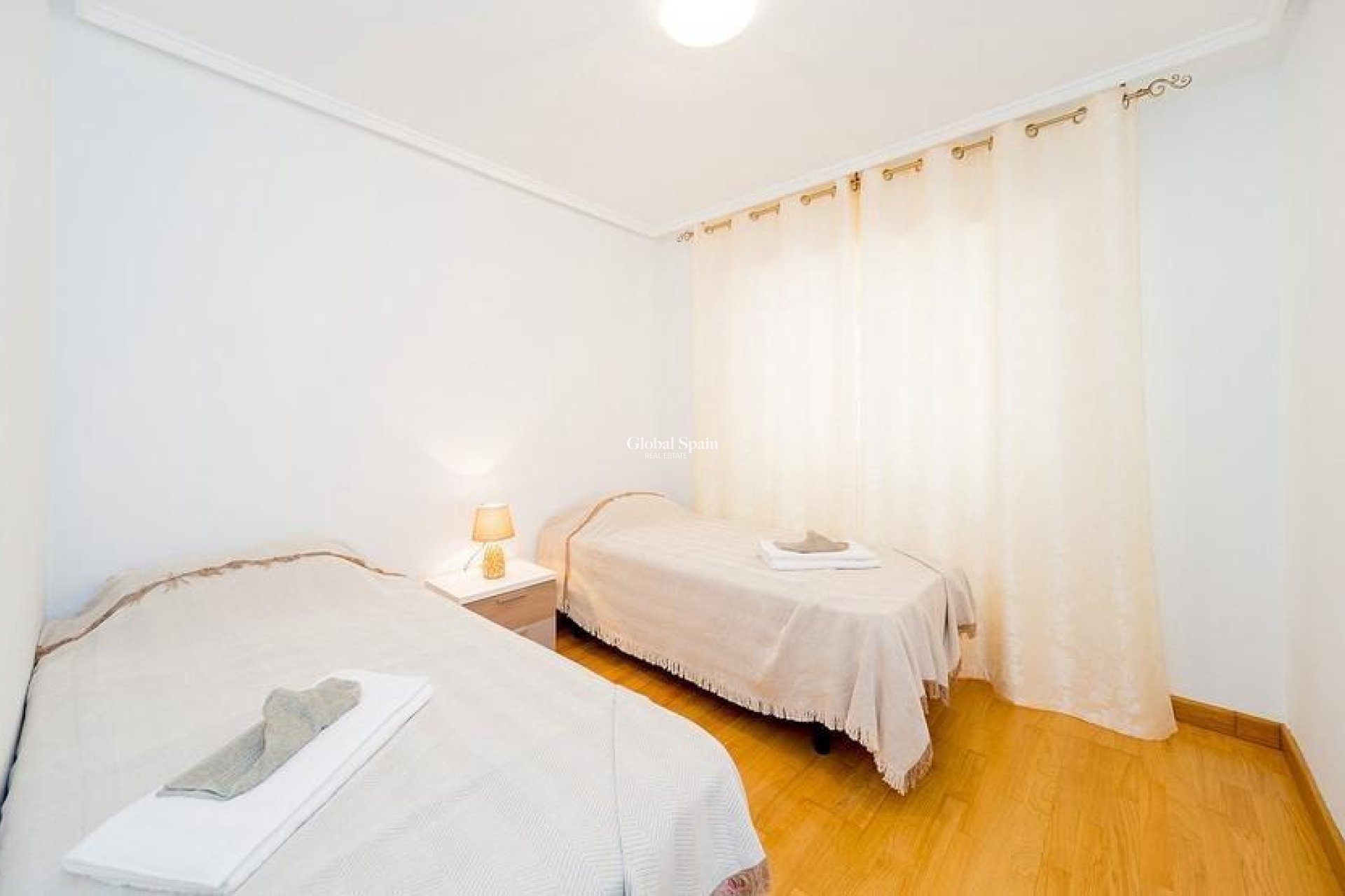 Venta - APARTAMENTO -
TORREVIEJA - Playa del Cura