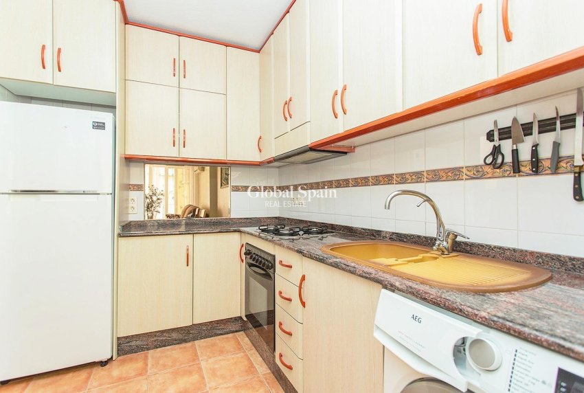 Venta - APARTAMENTO -
TORREVIEJA - Playa del Cura