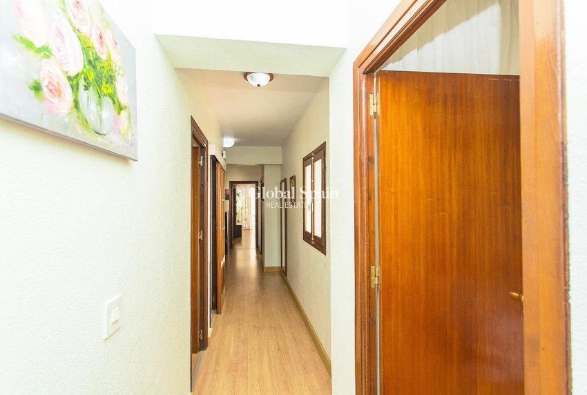 Venta - APARTAMENTO -
TORREVIEJA - Playa del Cura