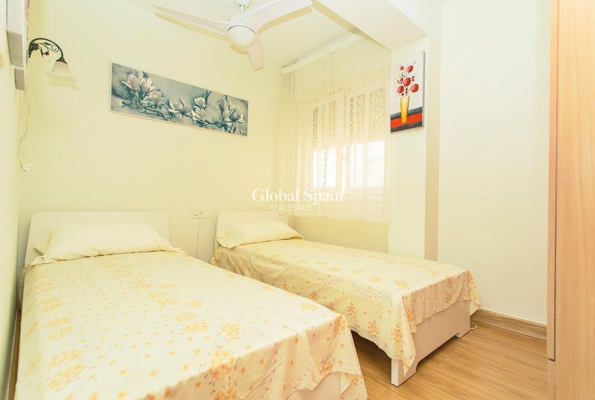 Venta - APARTAMENTO -
TORREVIEJA - Playa del Cura