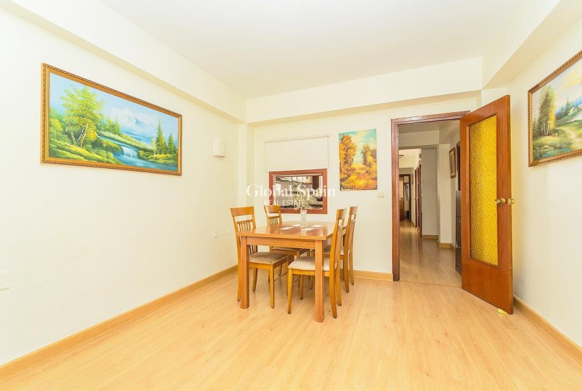 Venta - APARTAMENTO -
TORREVIEJA - Playa del Cura