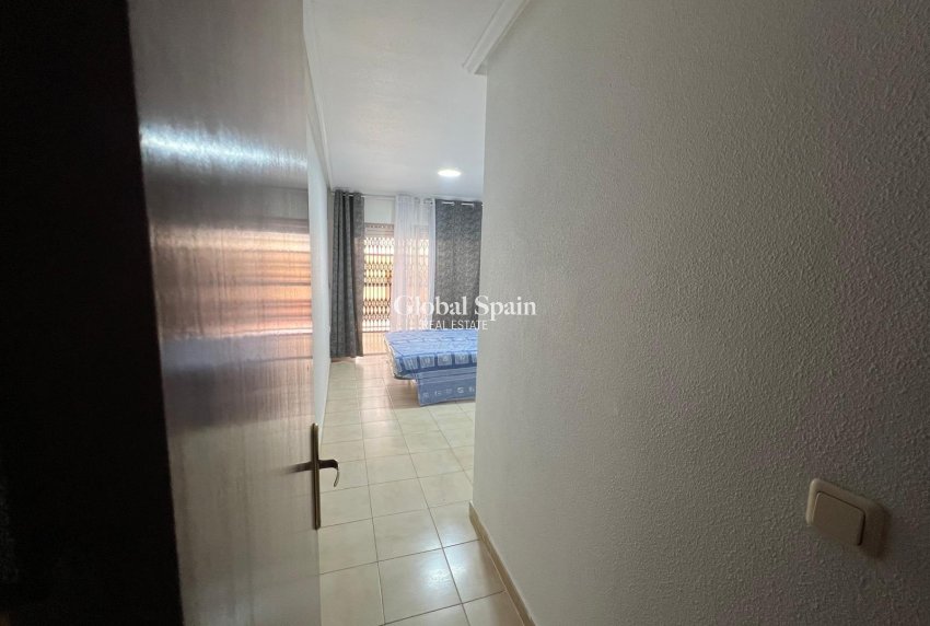 Venta - APARTAMENTO -
TORREVIEJA - Playa del Cura
