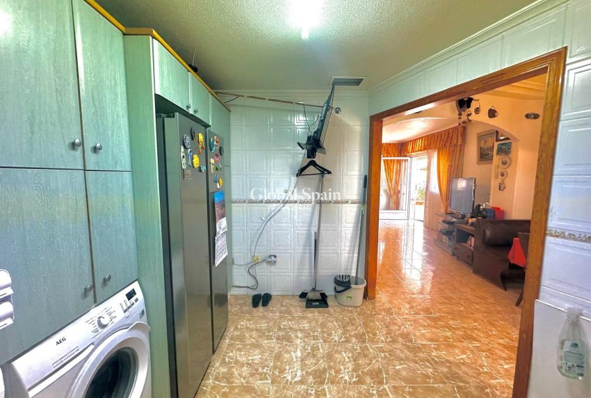 Venta - APARTAMENTO -
TORREVIEJA - Playa del Cura