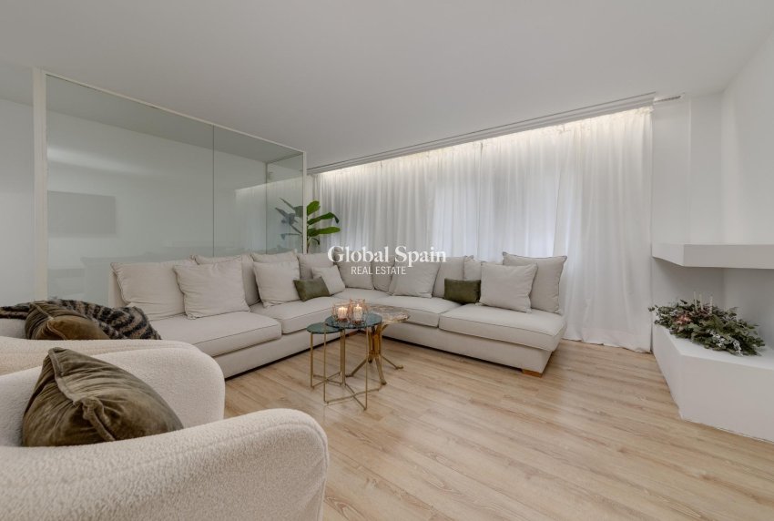 Venta - APARTAMENTO -
TORREVIEJA - Playa del Cura