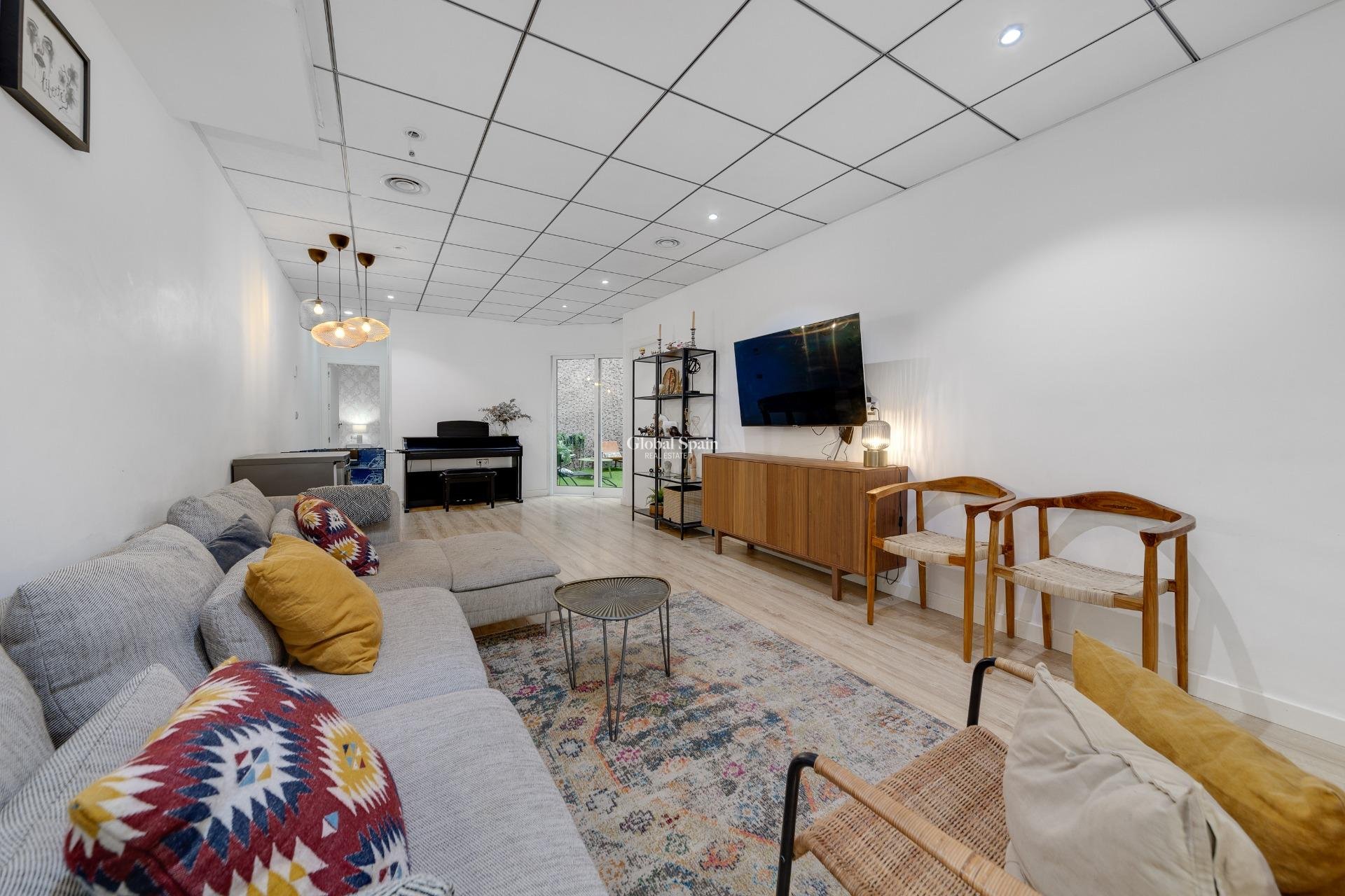 Venta - APARTAMENTO -
TORREVIEJA - Playa del Cura