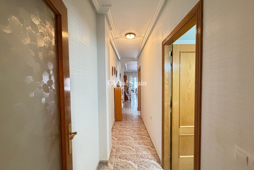 Venta - APARTAMENTO -
TORREVIEJA - Playa del Cura