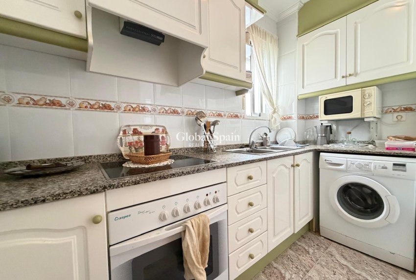 Venta - APARTAMENTO -
TORREVIEJA - Playa del Cura