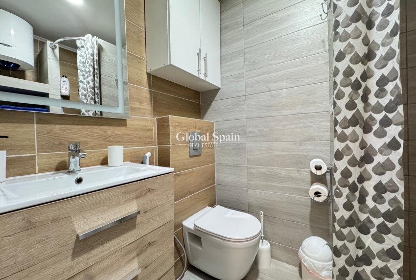 Venta - APARTAMENTO -
TORREVIEJA - Playa del Cura