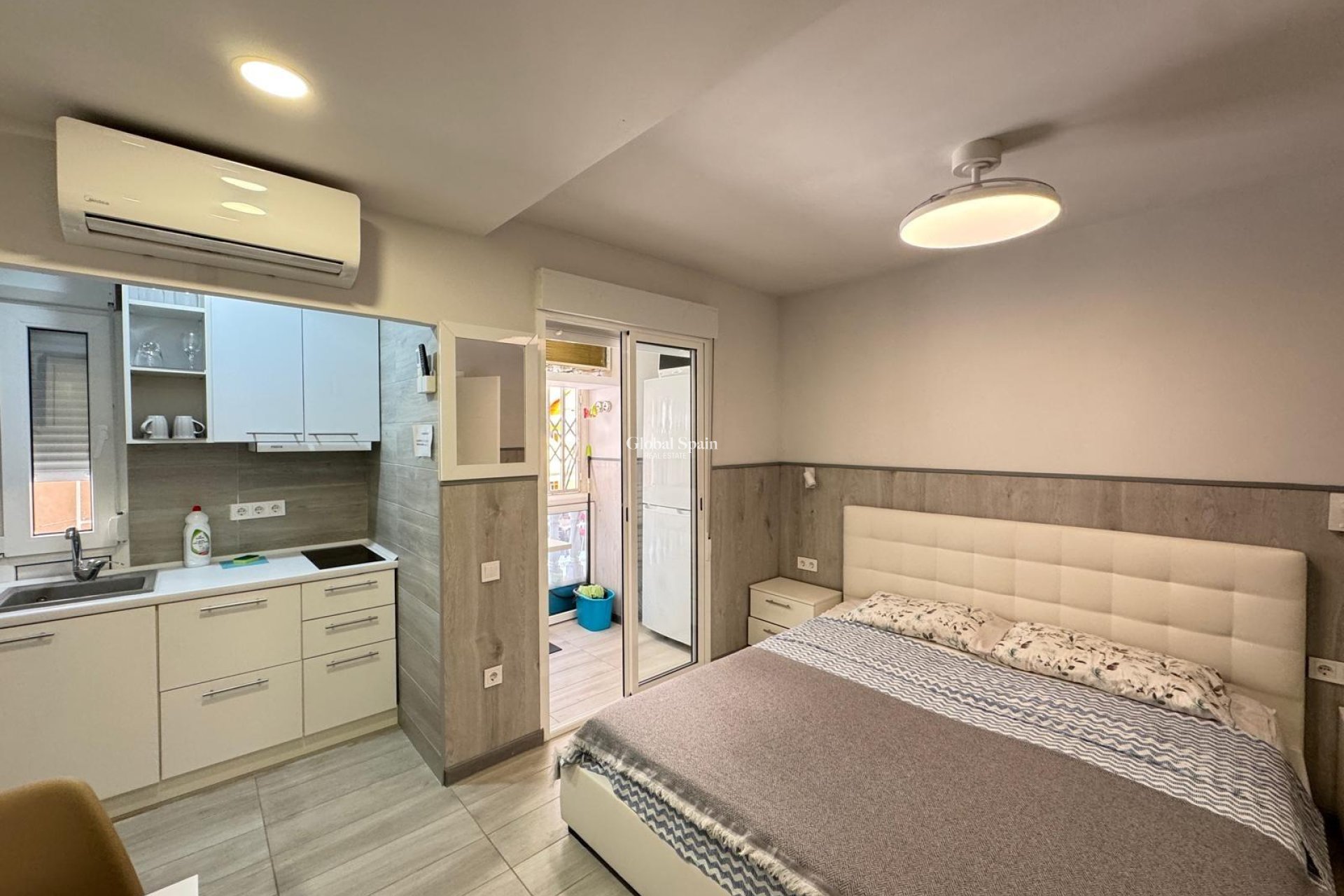 Venta - APARTAMENTO -
TORREVIEJA - Playa del Cura