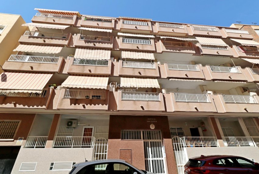 Venta - APARTAMENTO -
TORREVIEJA - Playa del Cura