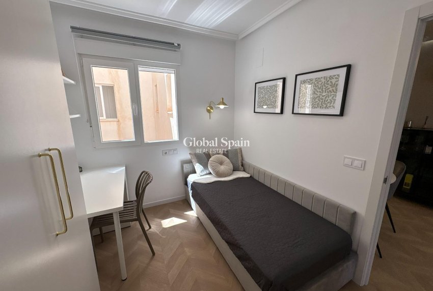 Venta - APARTAMENTO -
TORREVIEJA - Playa del Cura