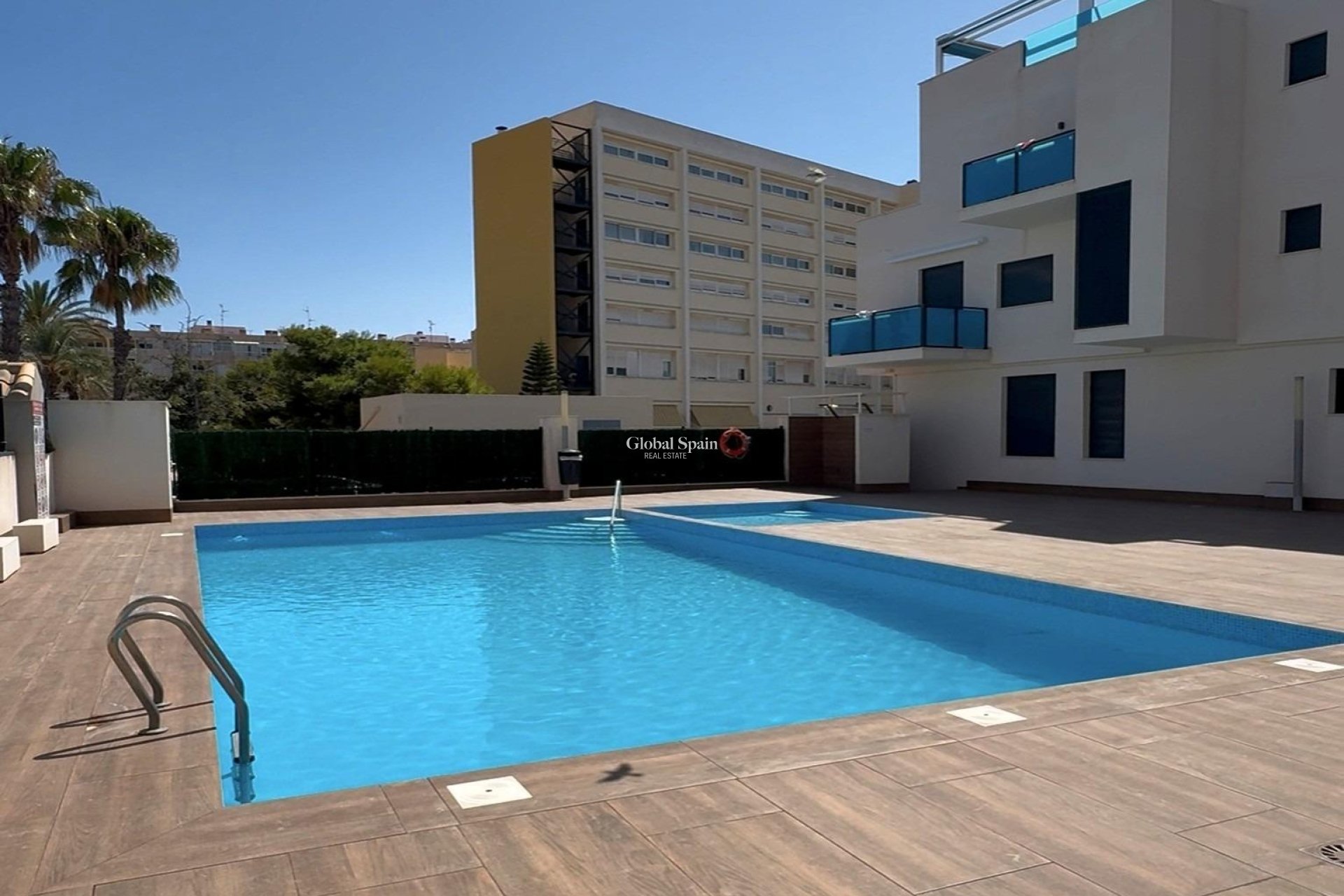 Venta - APARTAMENTO -
TORREVIEJA - Playa del Cura