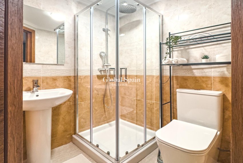 Venta - APARTAMENTO -
TORREVIEJA - Playa del Cura