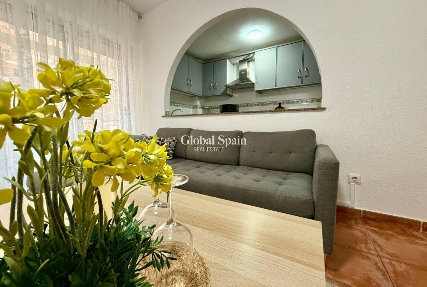 Venta - APARTAMENTO -
TORREVIEJA - Playa del Cura