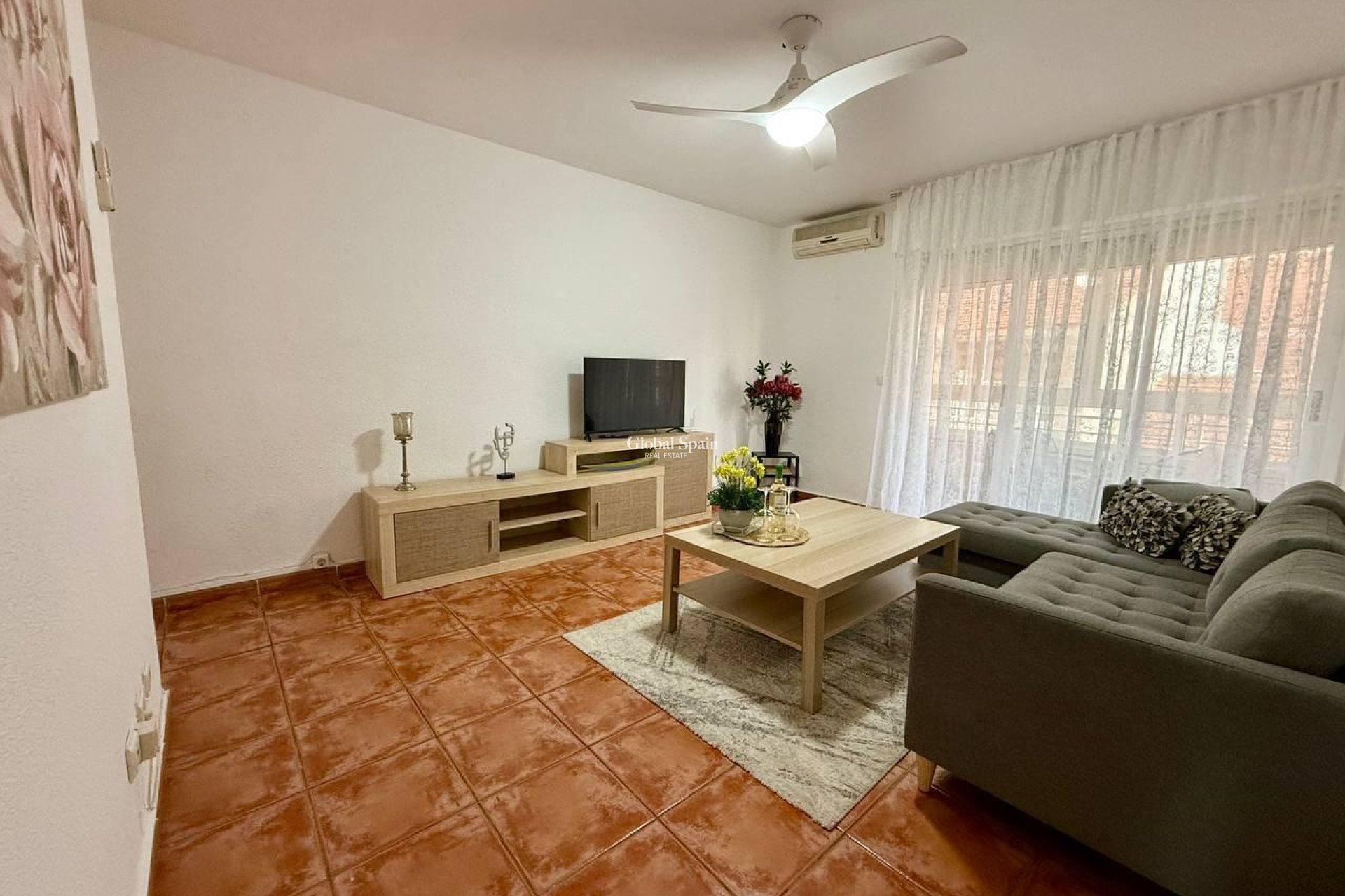 Venta - APARTAMENTO -
TORREVIEJA - Playa del Cura