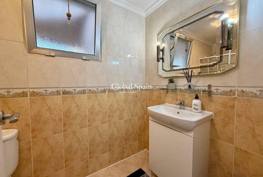 Venta - APARTAMENTO -
TORREVIEJA - Playa del Cura