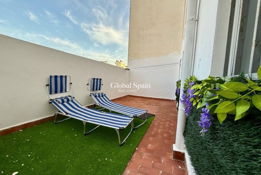 Venta - APARTAMENTO -
TORREVIEJA - Playa del Cura