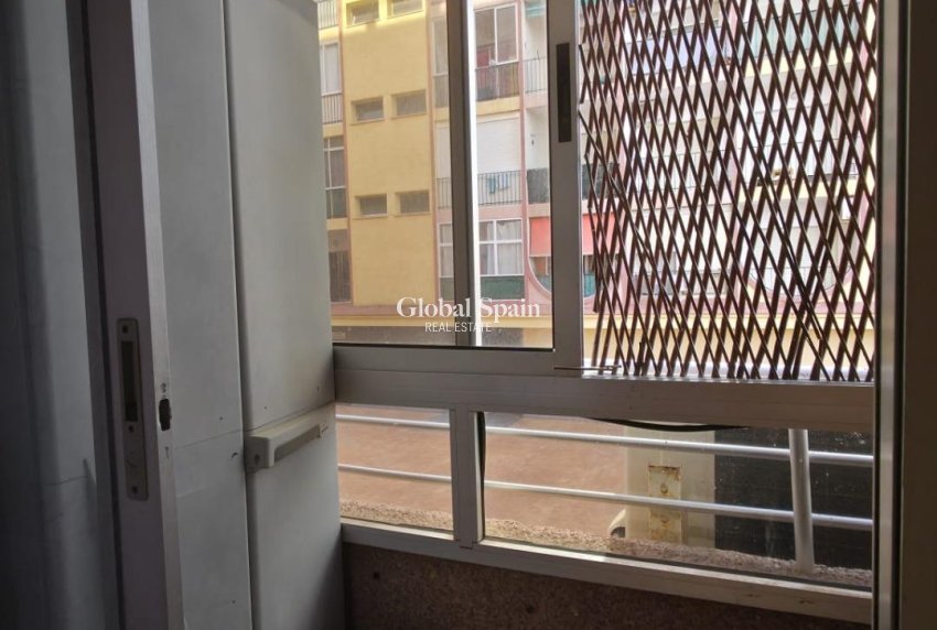 Venta - APARTAMENTO -
TORREVIEJA - Playa del Cura